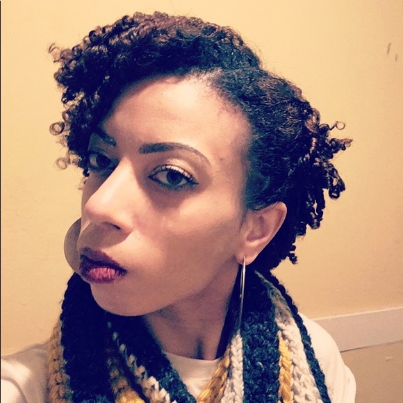 Meet your Posher, Joelle - Picture 8 of 10